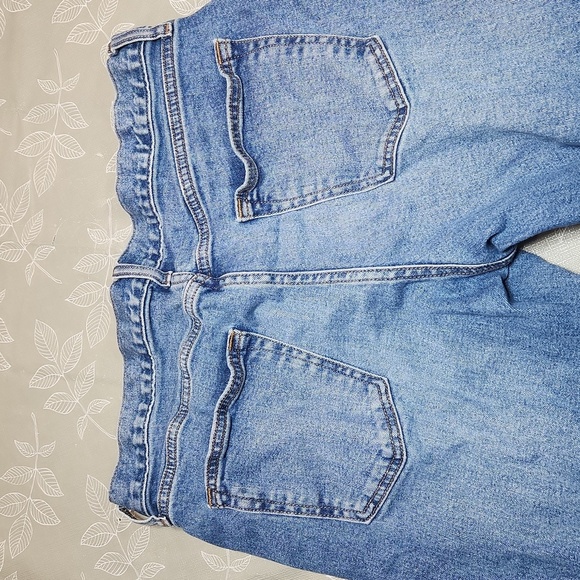 Old Navy Jeans - Picture 8 of 8